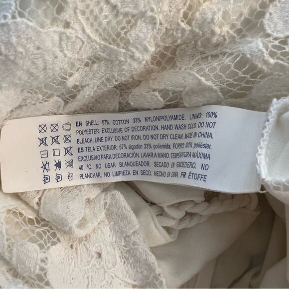 Forever 21 ivory cream lace sleeveless lace up romper - Picture 4 of 4